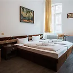 Queens Park Hotel 3*