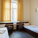 Hotel Queens Park 3*