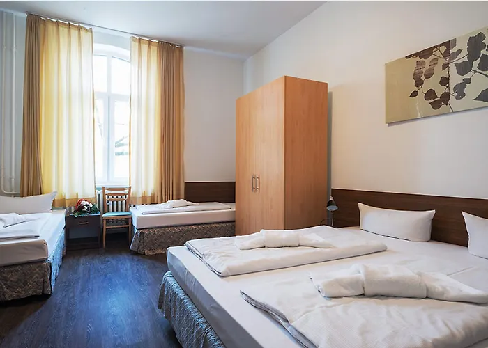 Hotel Queens Park 3*