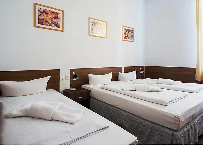 Hotel Queens Park 3*