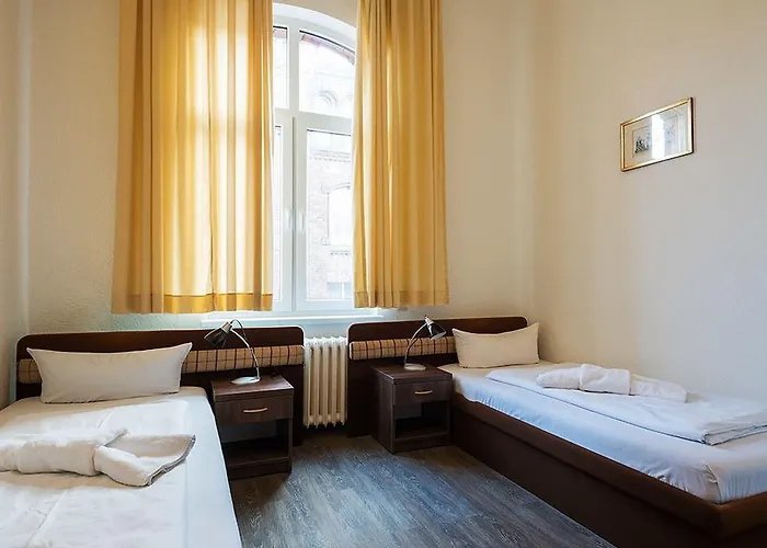 Hotel Queens Park 3*