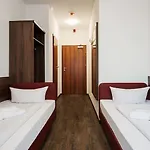 Hotel Queens Park