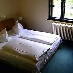 Queens Park מלון 3*