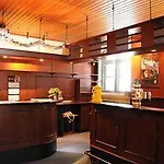 Queens Park Hotel