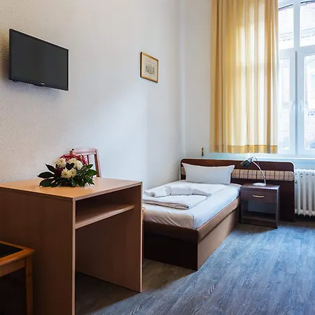 Queens Park Hotel 3*